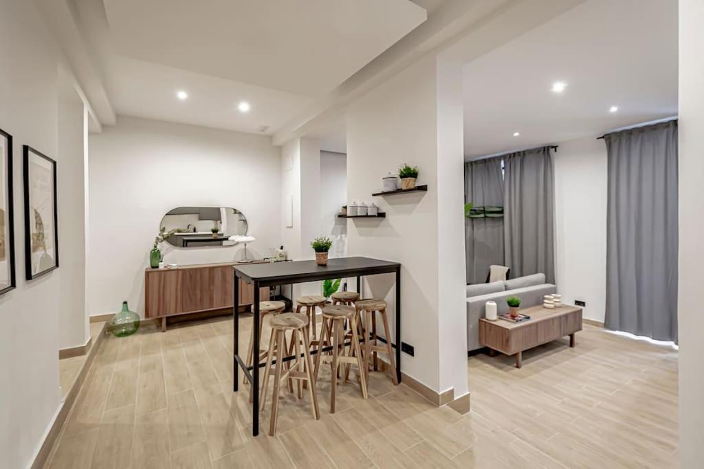Apartment Stunning And Spacious Flat At Barrio De Letras Madrid