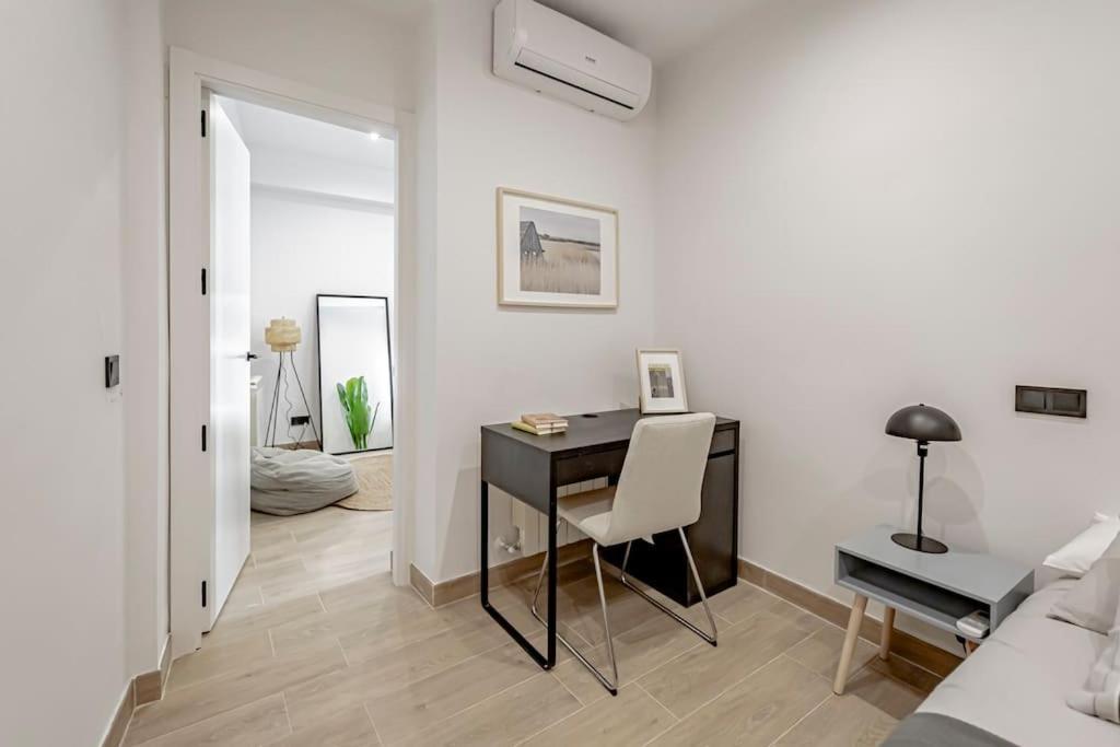 Apartment Stunning And Spacious Flat At Barrio De Letras