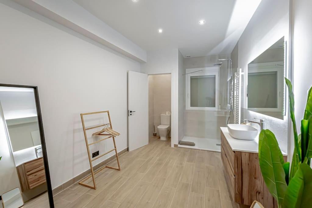 Apartment Stunning And Spacious Flat At Barrio De Letras Madrid