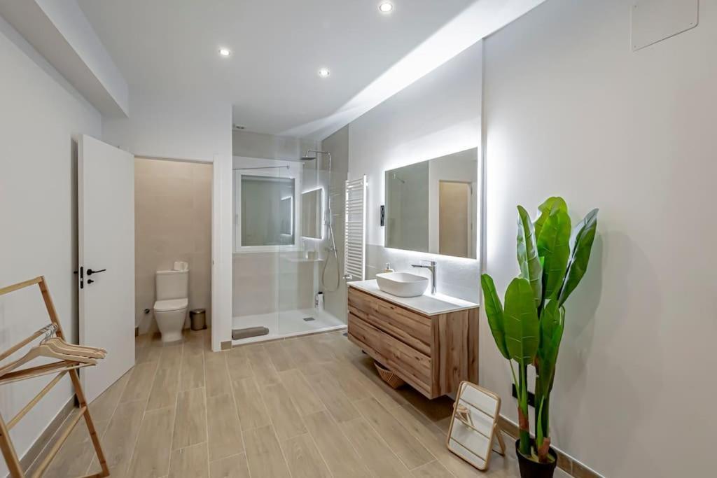 Apartment Stunning And Spacious Flat At Barrio De Letras *